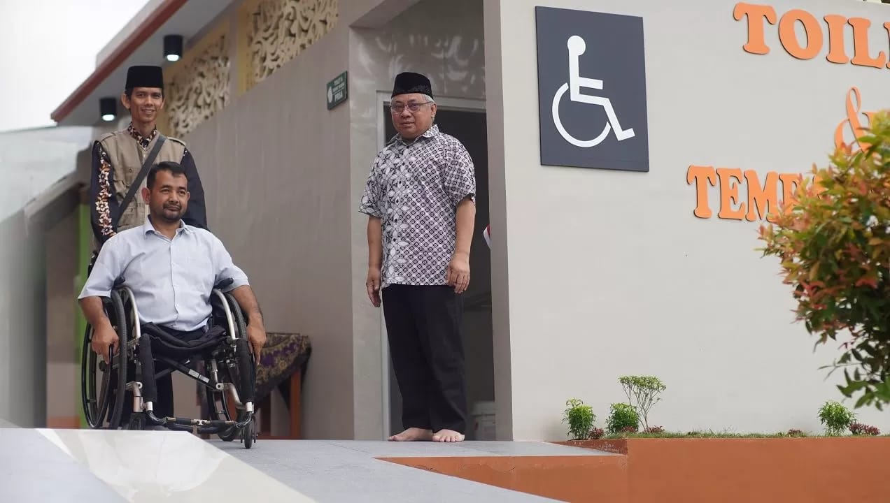 Masjid Ibnu Katsir Resmikan Toilet Ramah Disabilitas Pertama di Jember Masjid Ibnu Katsir Resmikan Toilet Ramah Disabilitas Pertama di Jember