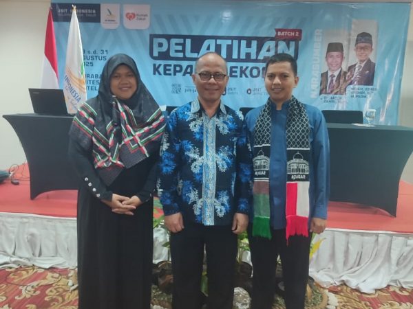 Menjadi Pemimpin Sekolah yang Berinovasi : Pengalaman Ustadzah Anis Rohmatillah & Ustadz Syamsul Haidi dalam Pelatihan Kepala Sekolah JSIT