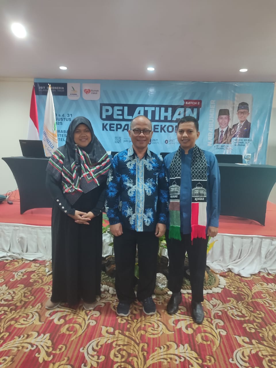Menjadi Pemimpin Sekolah yang Berinovasi : Pengalaman Ustadzah Anis Rohmatillah & Ustadz Syamsul Haidi dalam Pelatihan Kepala Sekolah JSIT