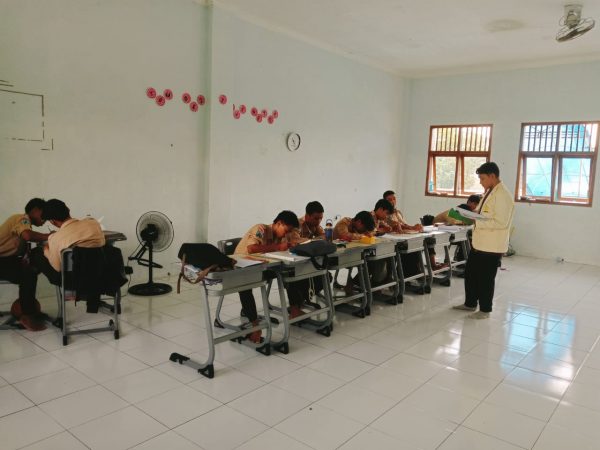 Santri Ibnu Katsir Laksanakan Program PLP, Belajar Mengabdi di Dunia Pendidikan