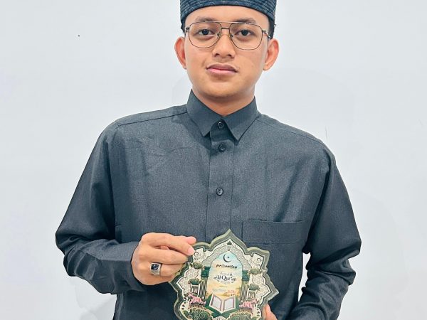 Menapak Jejak Sang Kakak: Perjalanan Mahfil Hikami dalam Mengukir Prestasi Al-Qur’an