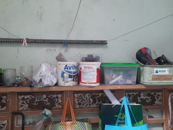 Hijrah Mindset : Kisah Stoples Tua dan Sebatang Paku