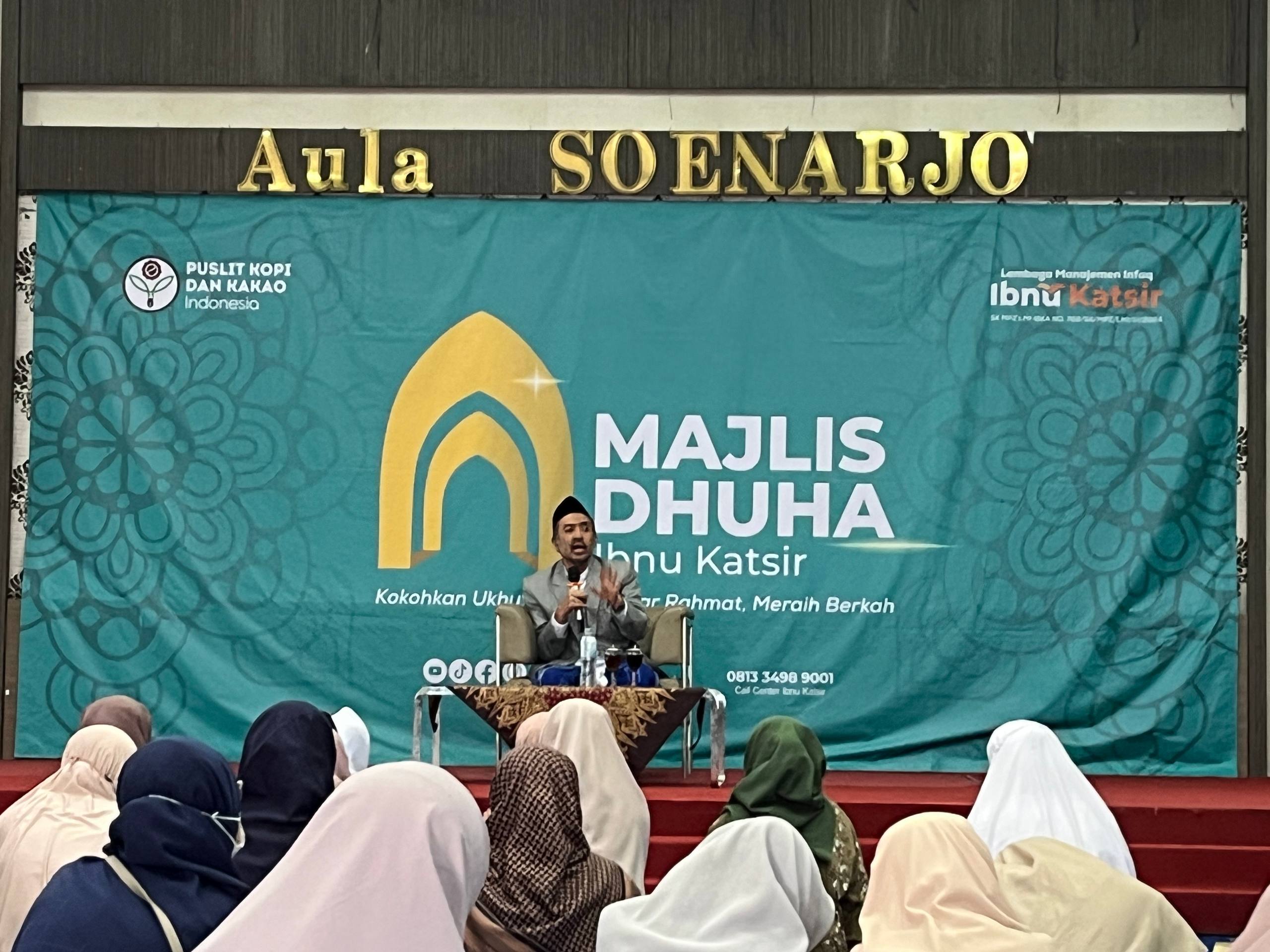 Makanan Halal Tayyiban: Sumber Keberkahan Doa, Amal, dan Generasi Kita Makanan Halal Tayyiban: Sumber Keberkahan Doa, Amal, dan Generasi Kita